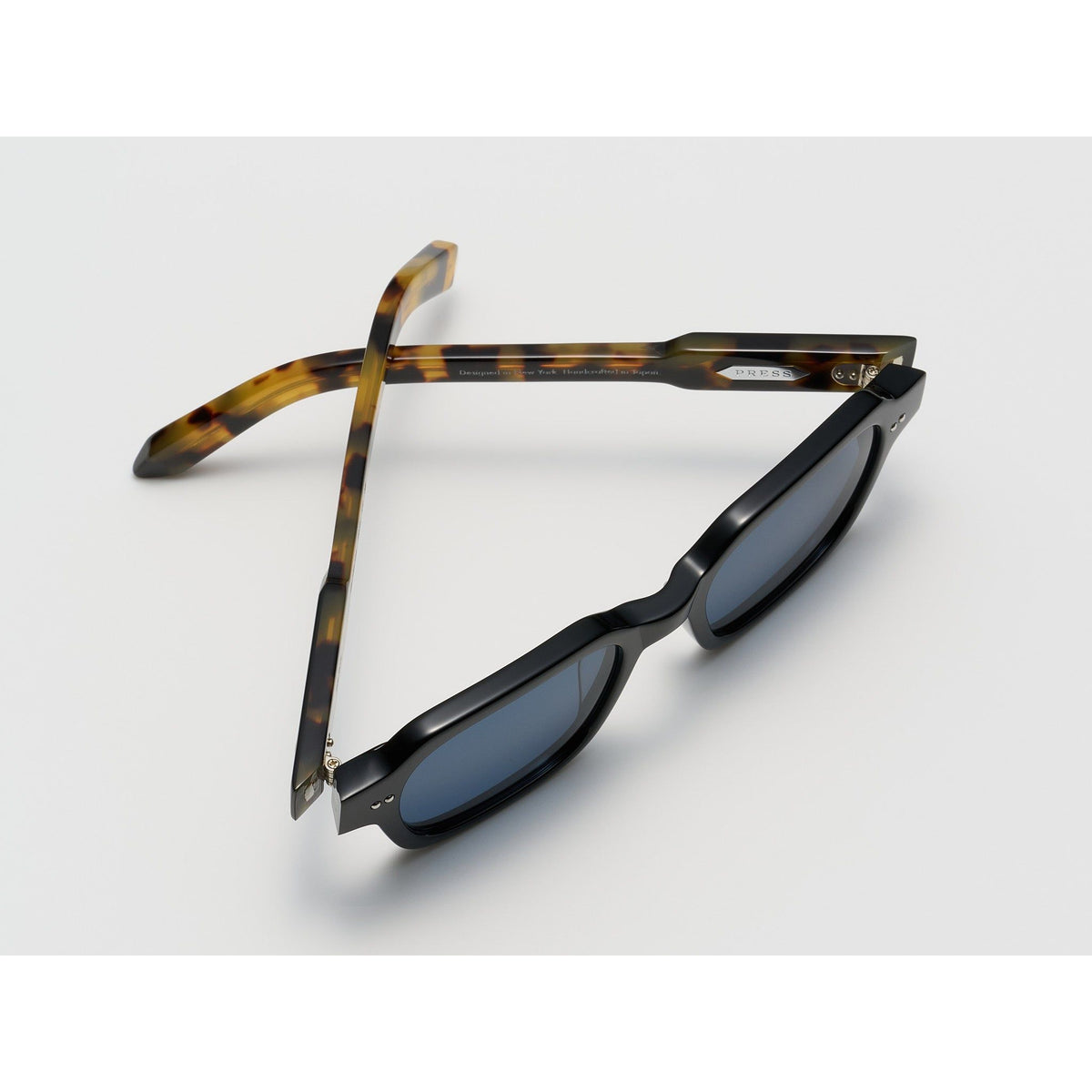 PRESS The Face / Black Tortoise / Silver - TI015 - view 3