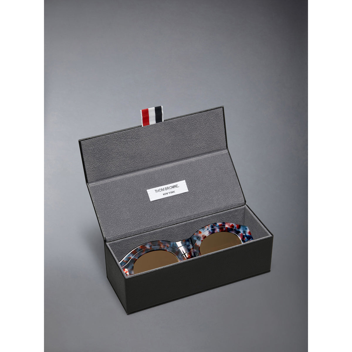 Thom Browne UES943A-G0002-960 in its original case