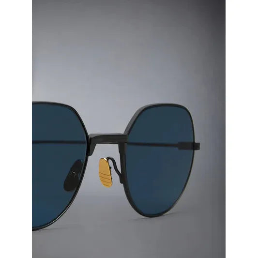 Round Sunglasses in Titanium - 005 - Point of U. | Boston
