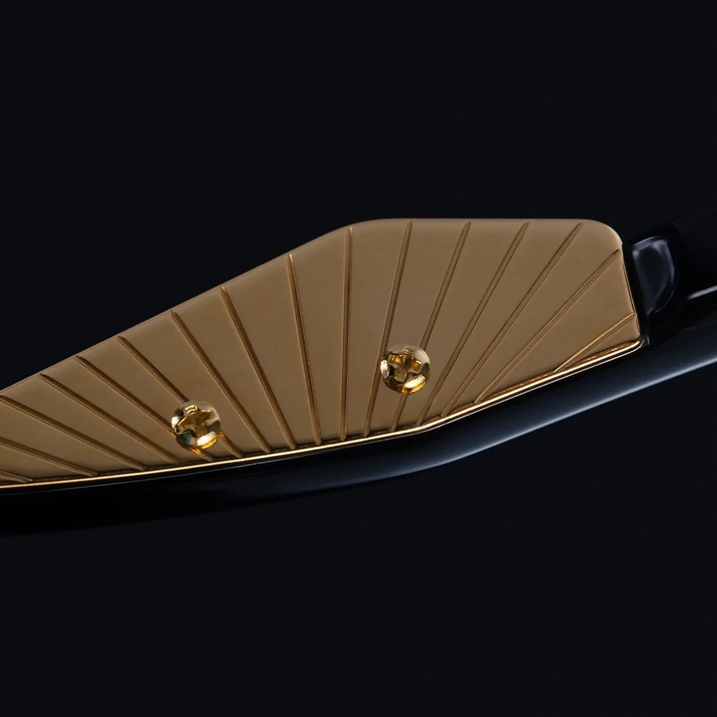 Lotova // White Gold - Black w/ Clear