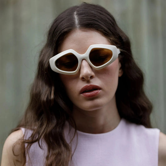 Antonia - Natural White Vintage