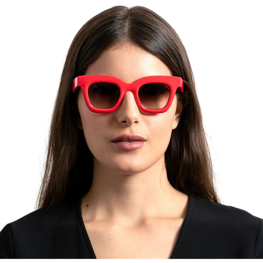 Lisa - Bright Red
