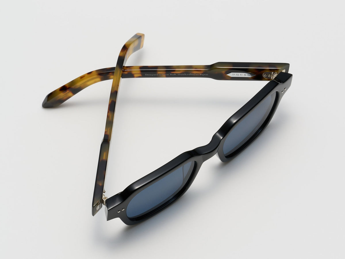 PRESS The Face / Black Tortoise / Silver - TI015 - view 3