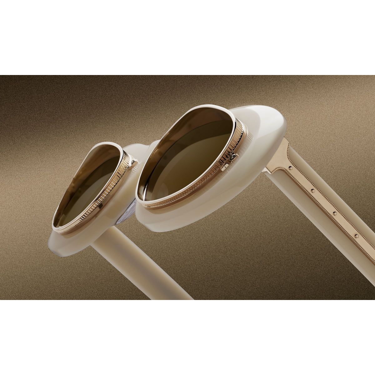 10604H / Brushed Gold Milk White