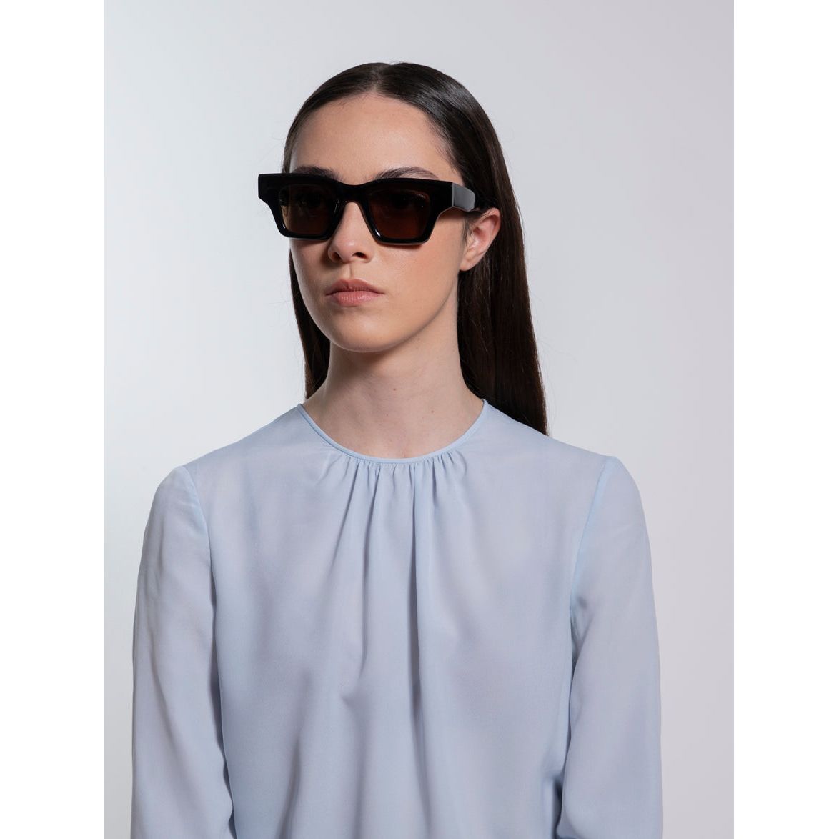 Lapima Bira - Black worn by a model