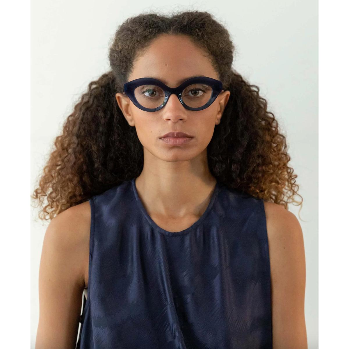 Lapima Nina Petit - Ocean / Optical worn by a model