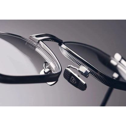 LINDSTRUM // Black Iron - White Gold