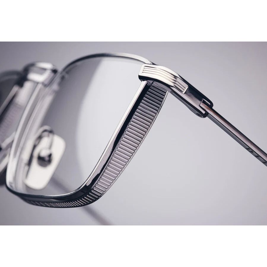 LINDSTRUM // Black Iron - White Gold