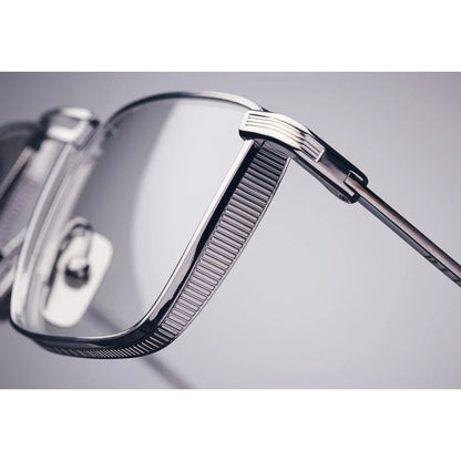 LINDSTRUM // Black Iron - White Gold