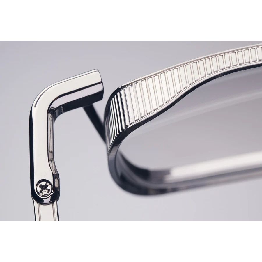 LINDSTRUM // Black Iron - White Gold