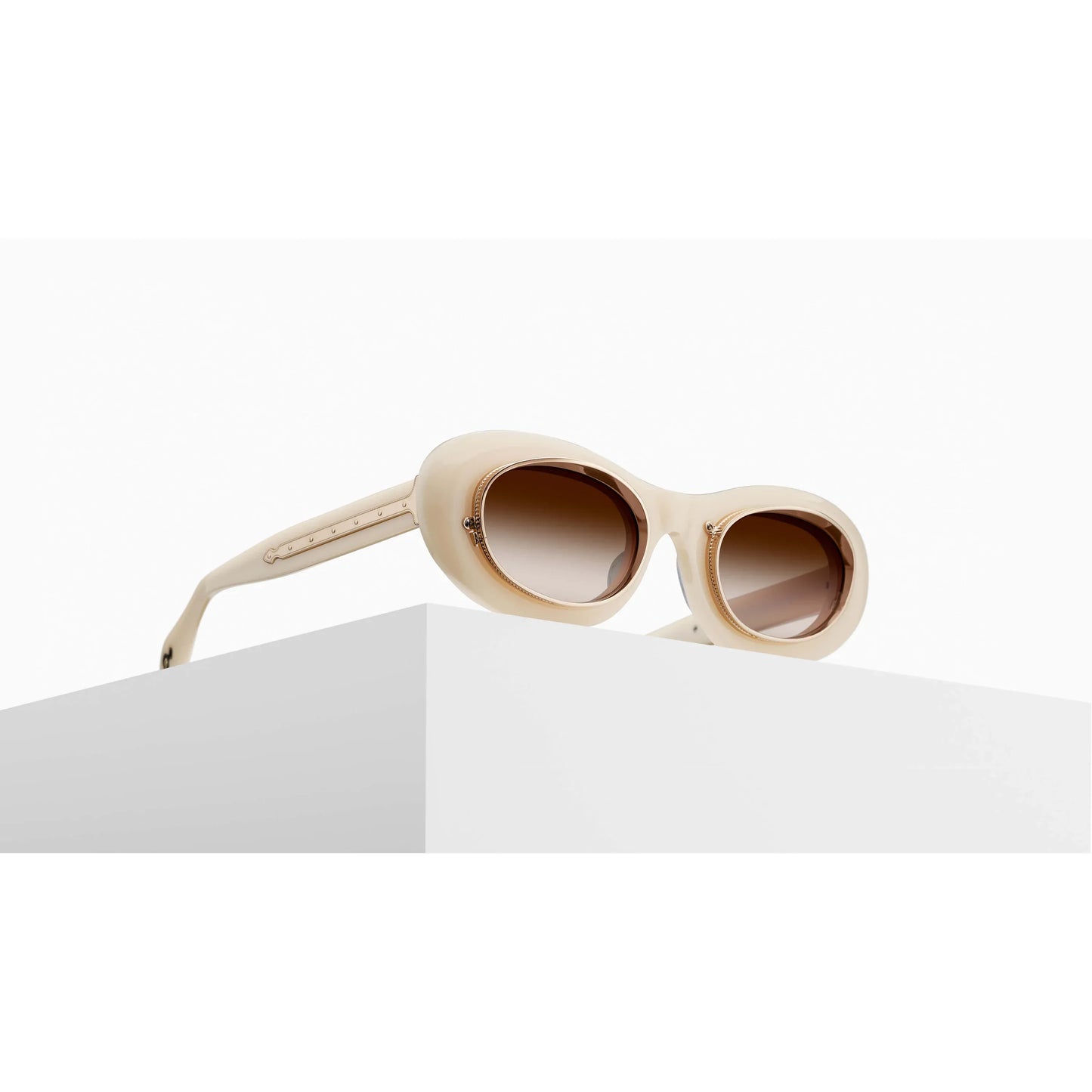 10604H / Brushed Gold Milk White