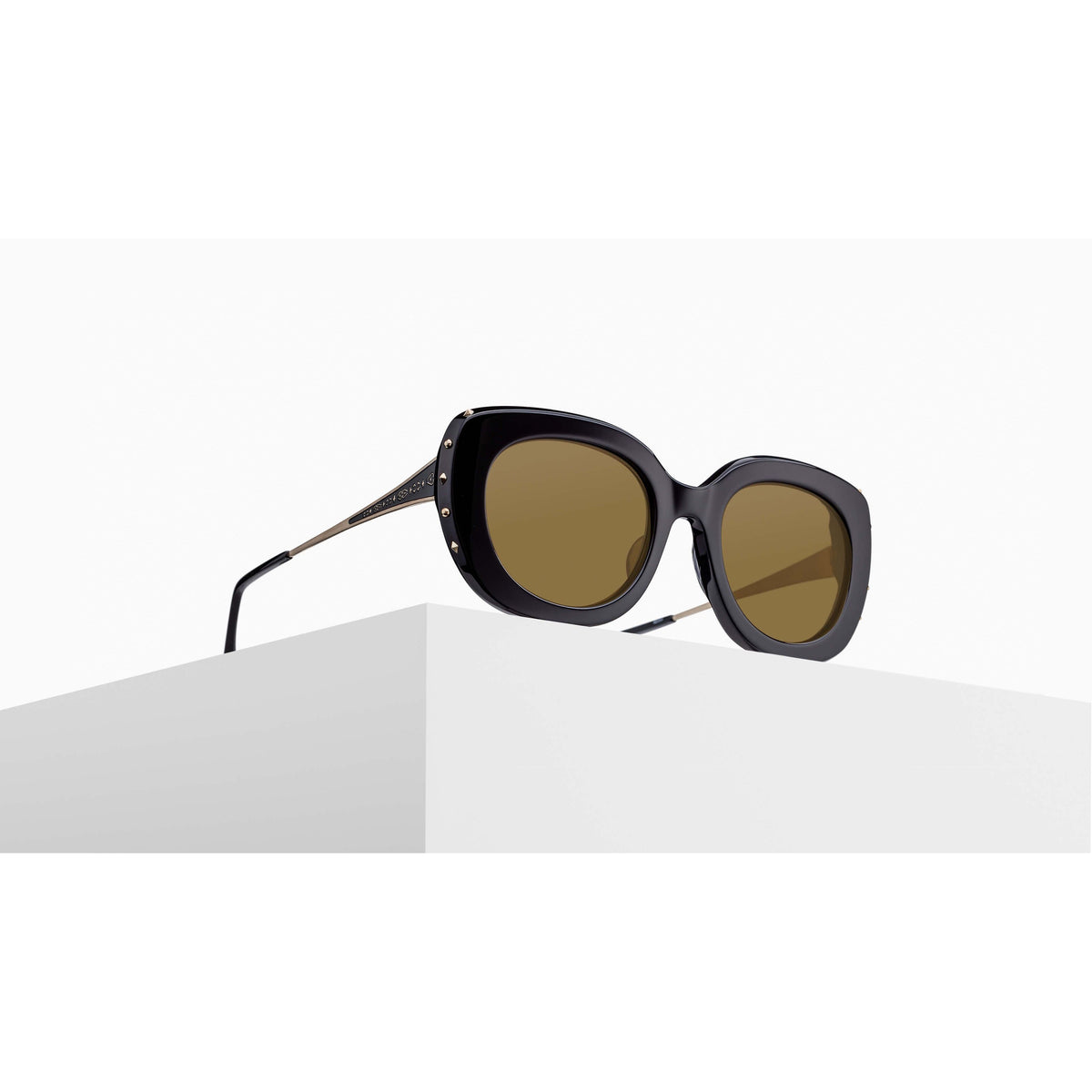 Matsuda M2069.SG.BLK.49, three-quarter view